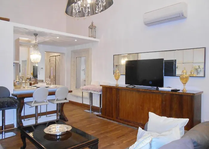 The Right Place 4u Savelli Boutique Rom